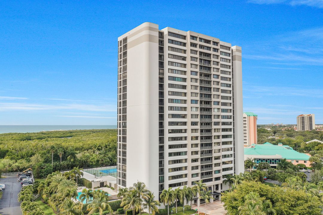 5601 Turtle Bay Dr #802, Naples, FL 34108