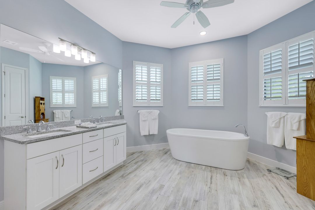 2103 SW 52nd St, Cape Coral, FL 33914