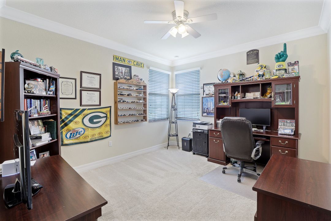 3342 Pacific Dr, Naples, FL 34119