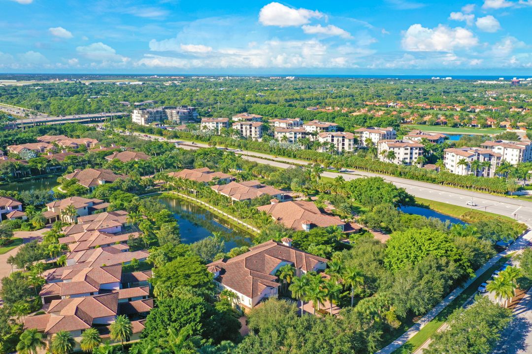 2325 Residence Cir #201, Naples, FL 34105