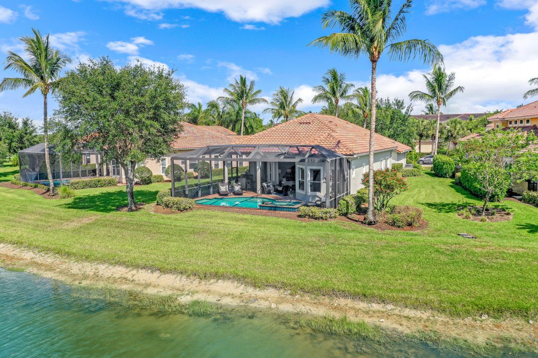 3086 Aviamar Cir, Naples, FL 34114