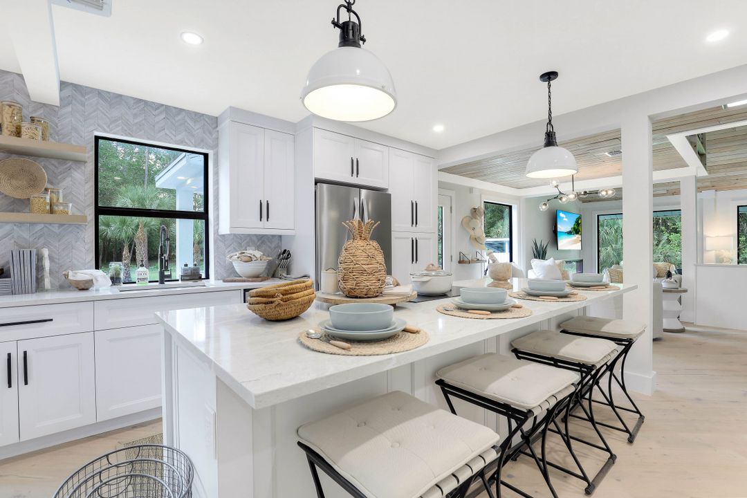5019 Hawthorn Woods Way, Naples, FL 34116