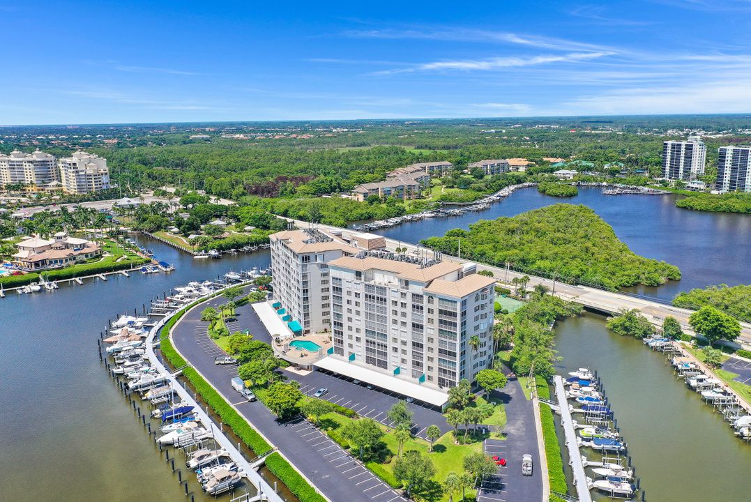 13105 Vanderbilt Dr #408, Naples, FL 34110