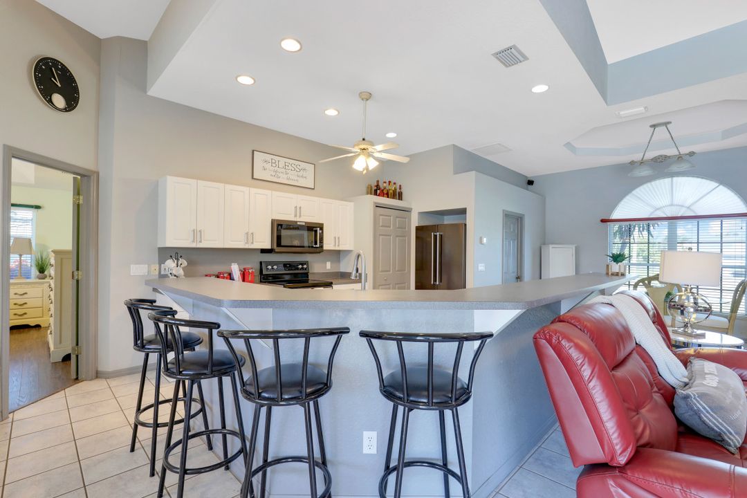 1403 SW 4th Ave, Cape Coral, FL 33991