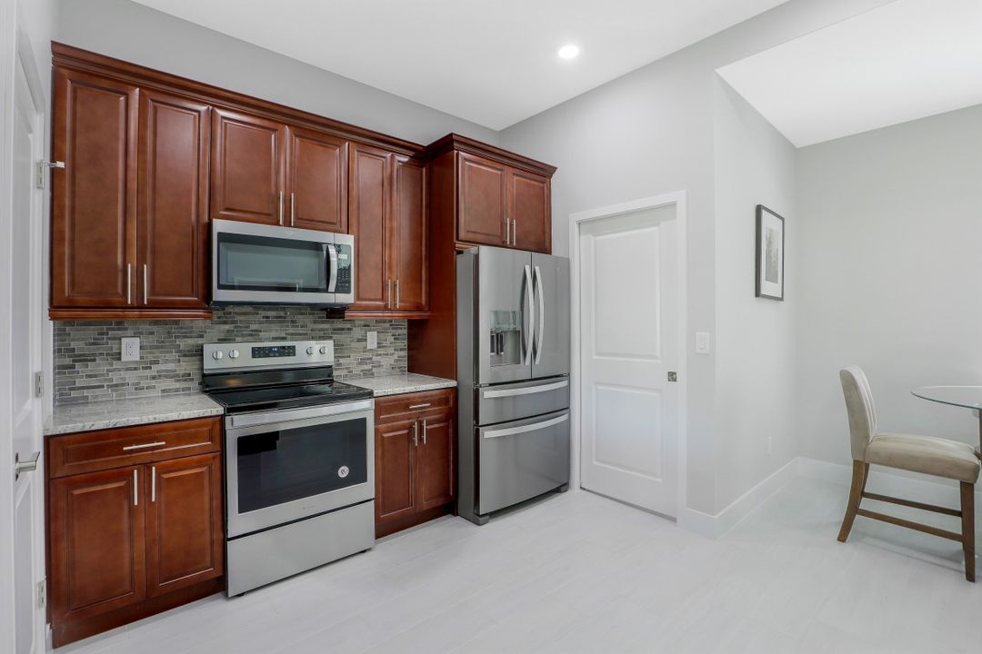 307 Gleason Pkwy, Cape Coral, FL 33914