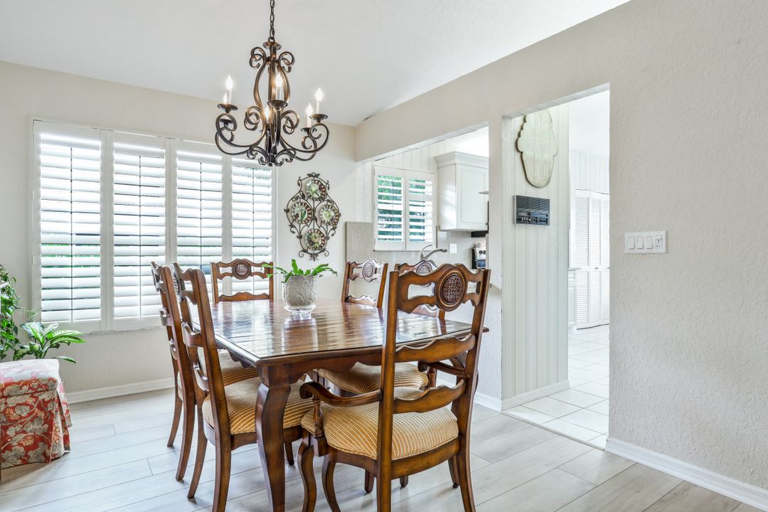 290 Emerald Bay Cir #L-2, Naples, FL 34110