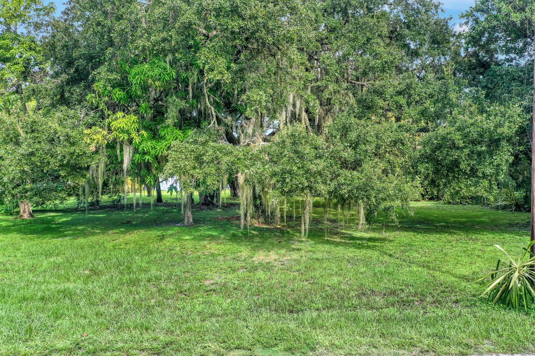 3367 E Riverside Dr, Fort Myers, FL 33916