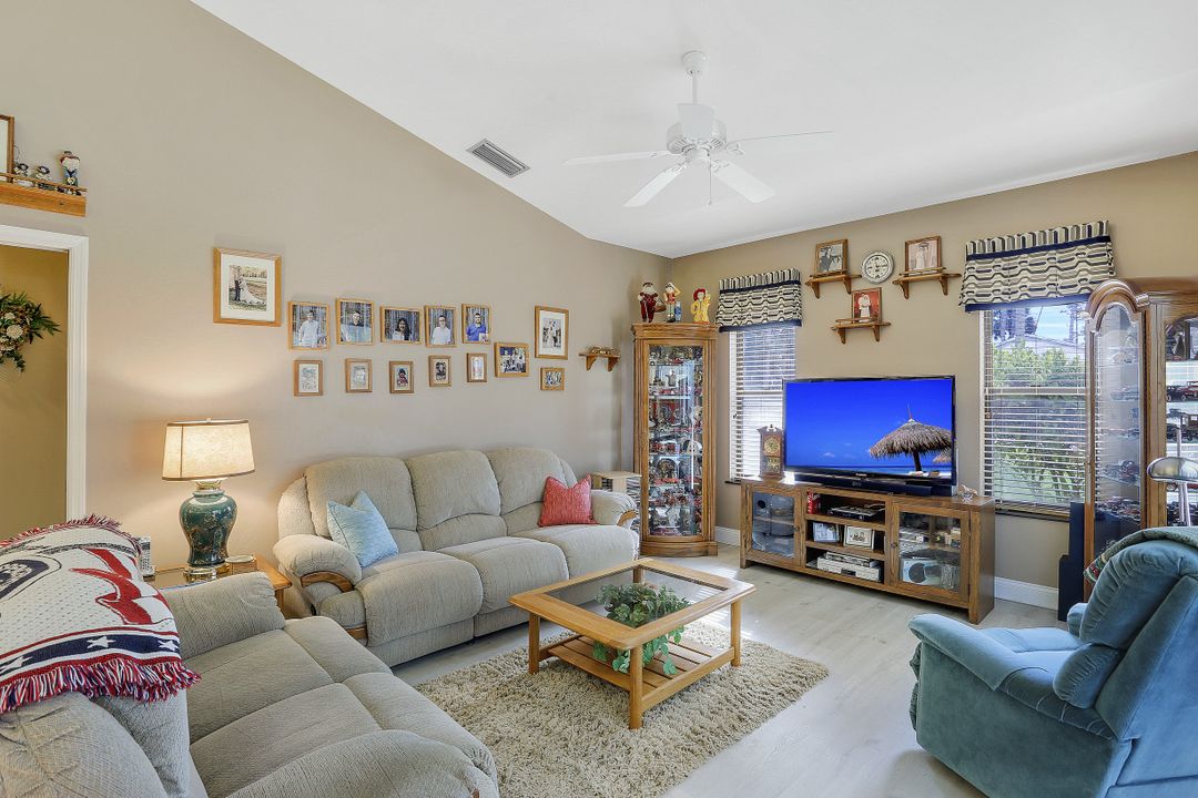 5980 Hidden Oaks Ln, Naples, FL 34119