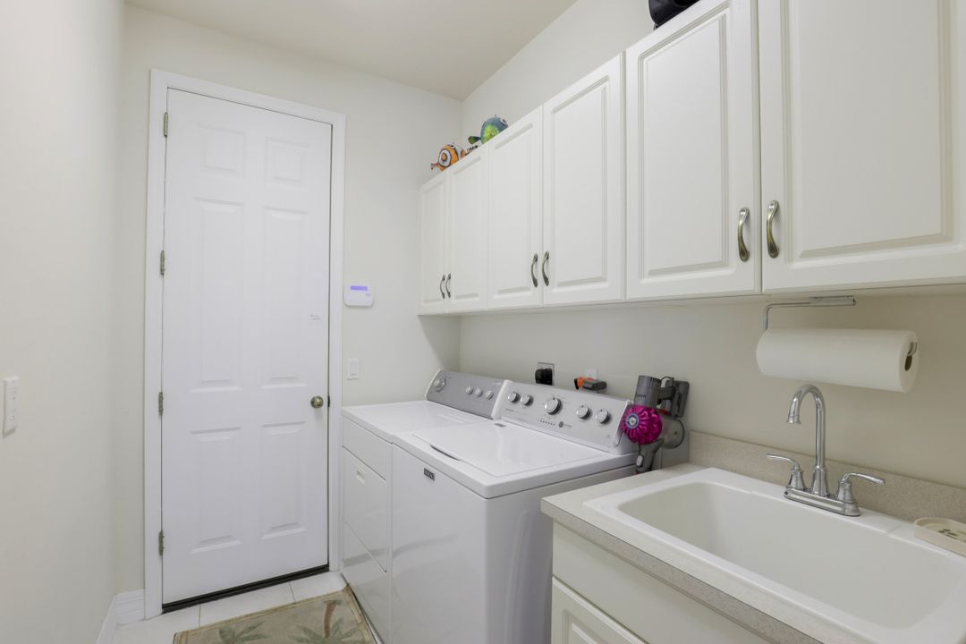 5219 SW 5th Pl, Cape Coral, FL 33914