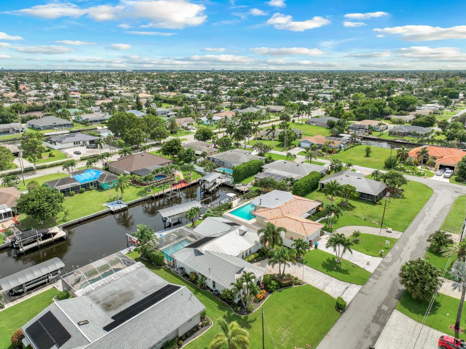 2010 SE 29th Ln, Cape Coral, FL 33904