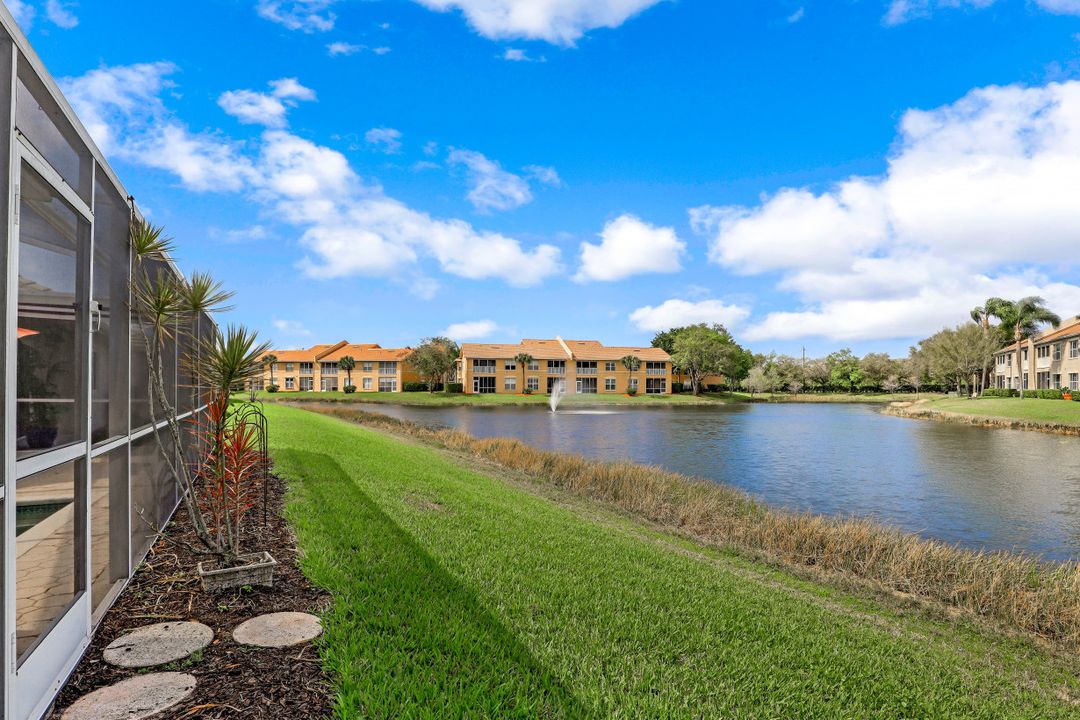 14832 Paradigm Ct, Fort Myers, FL 33919