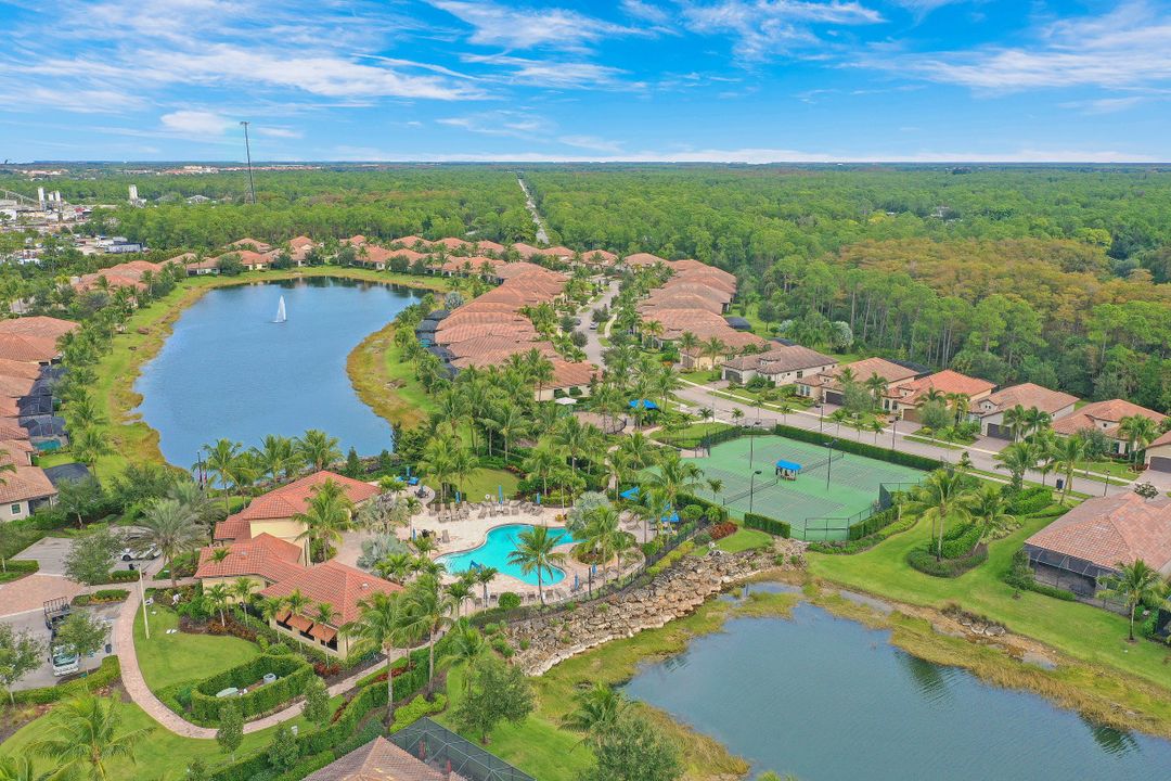 9367 Isla Bella Cir, Bonita Springs, FL 34135