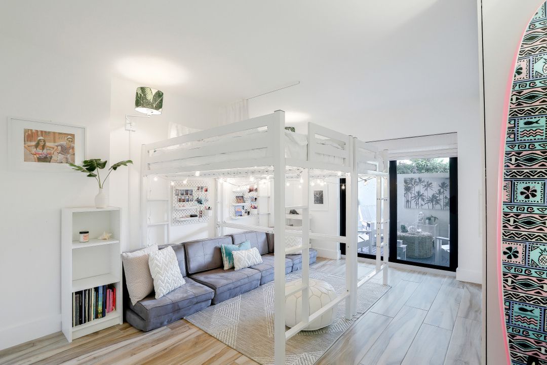 4451 Gulf Shore Blvd N #205, Naples, FL 34103