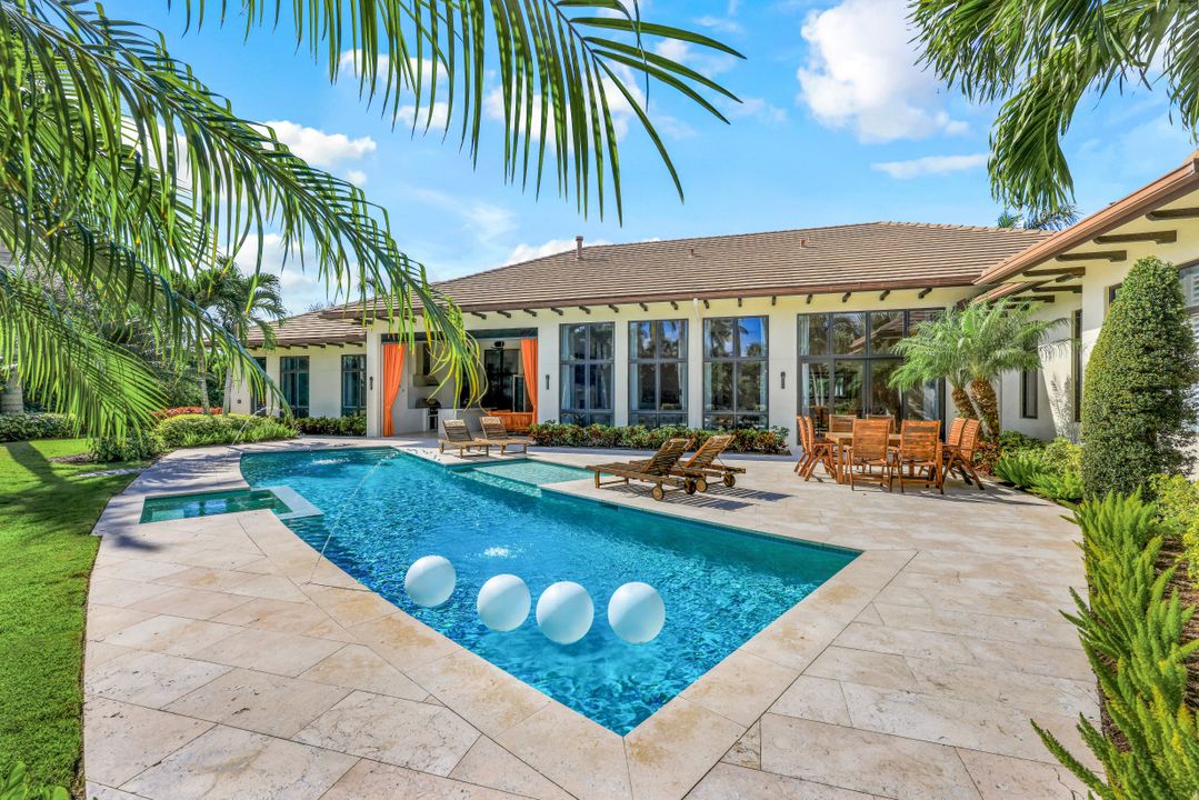 2546 Augusta Dr, Naples, FL 34109