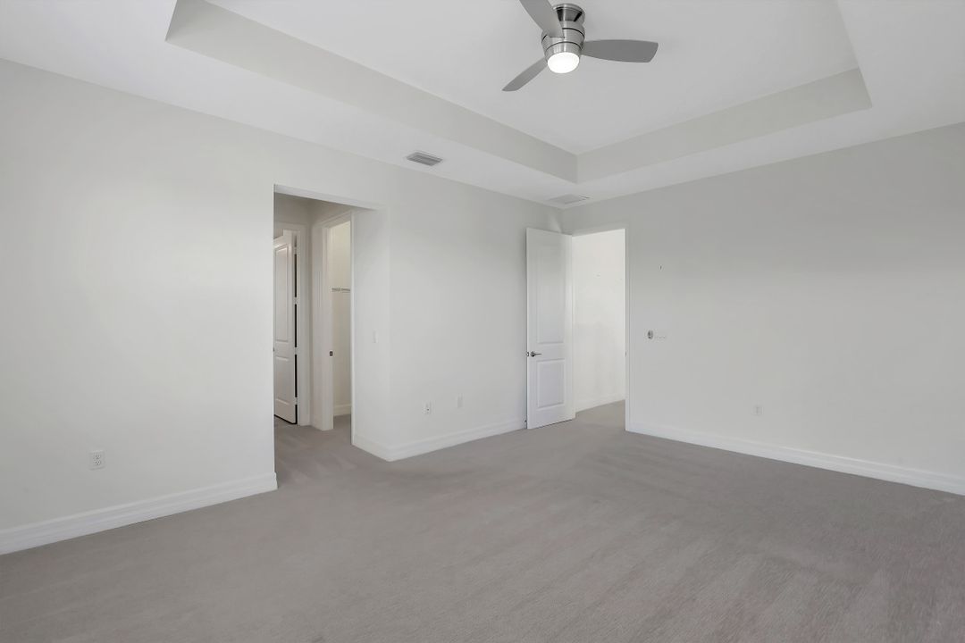 4489 Aurora St, Naples, FL 34119