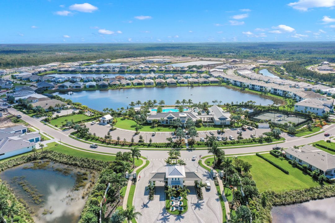 8961 Mustique Ln, Naples, FL 34114