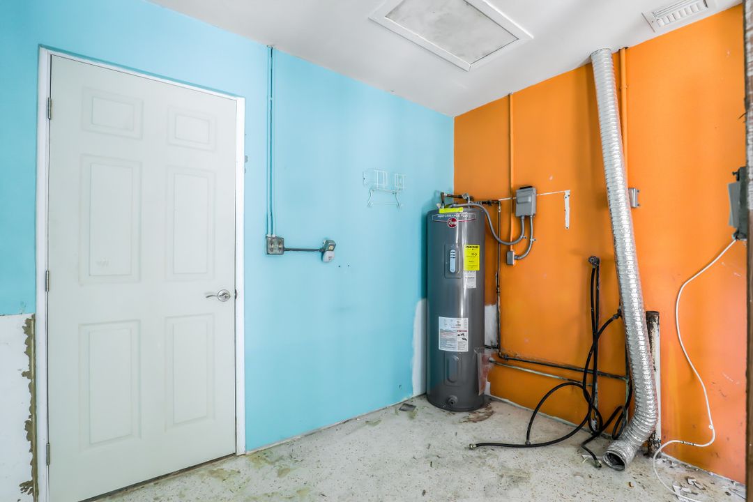 10390 River Dr, Bonita Springs, FL 34135