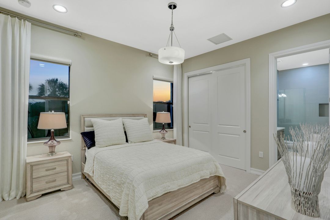 9105 Esplanade Blvd, Naples, FL 34119