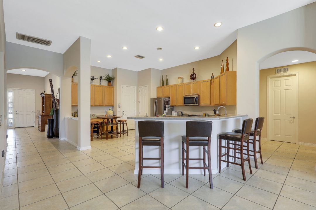 2065 Mandarin Ln, Naples, FL 34120