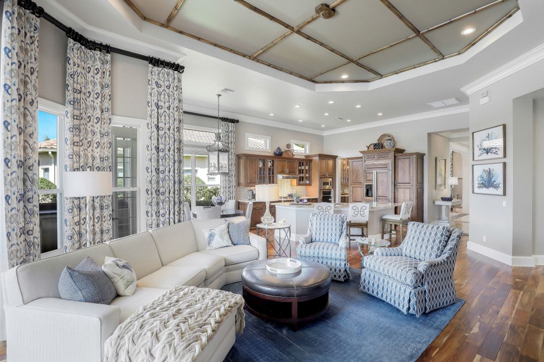 3086 Aviamar Cir, Naples, FL 34114