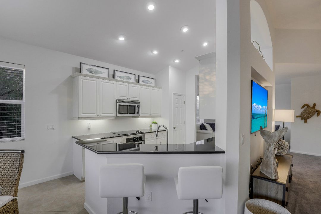 6682 Alden Woods Cir #202, Naples, FL 34113