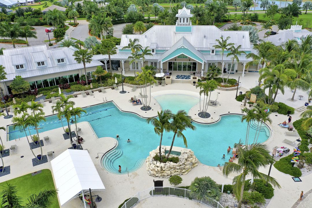 14684 Tropical Dr, Naples, FL 34114