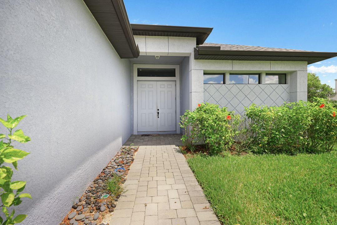 1011 NW 16th Pl, Cape Coral, FL 33993