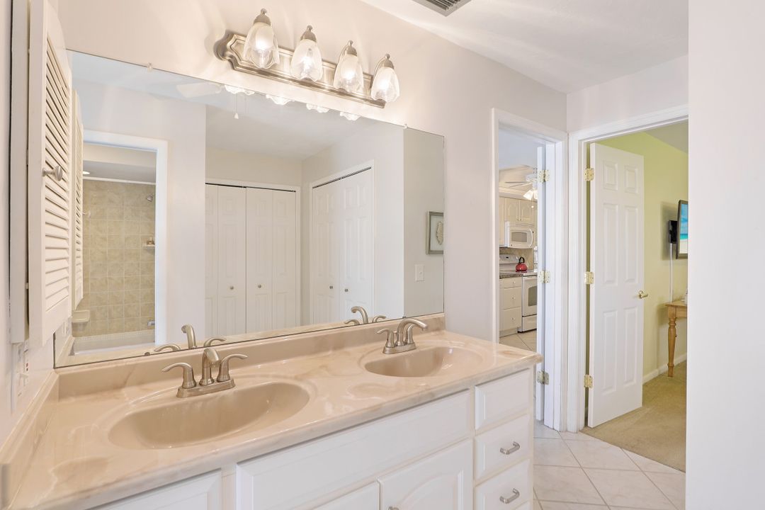 5241 Seagull Ct, Cape Coral, FL 33904