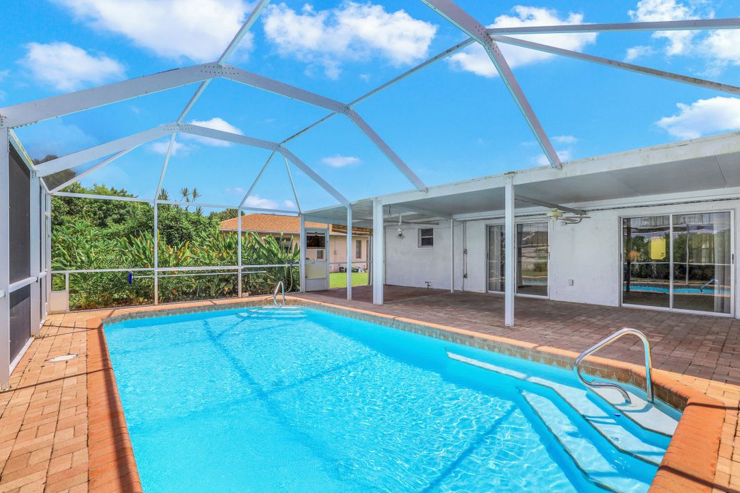 1007 Archer Pkwy E, Cape Coral, FL 33904