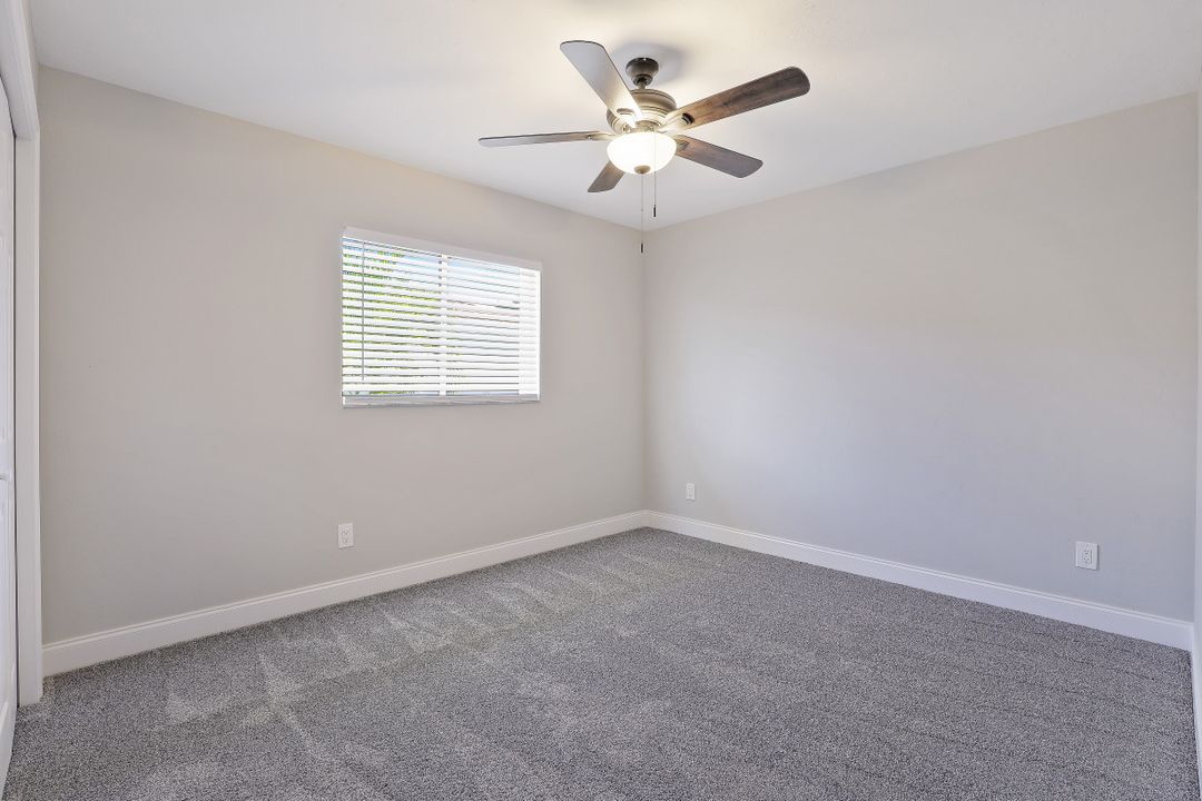 718 95th Ave N, Naples, FL 34108