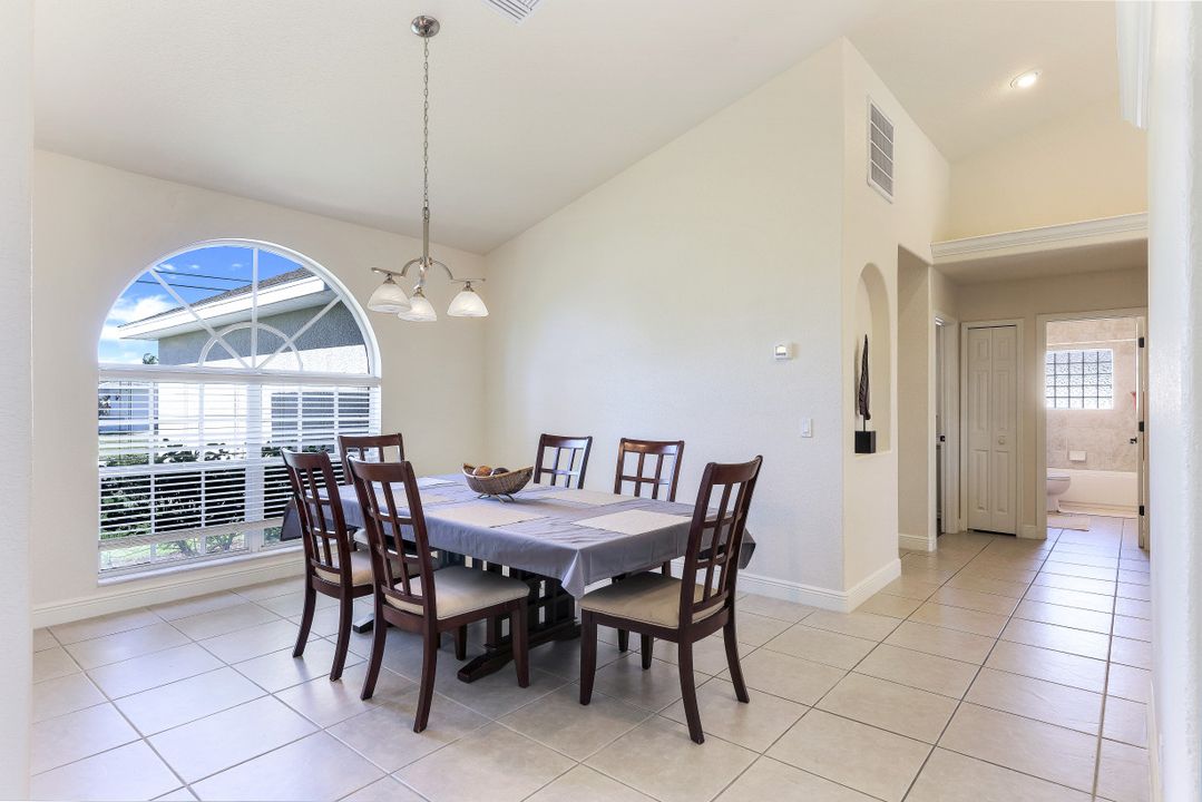 3317 SW 5th Pl, Cape Coral, FL 33914