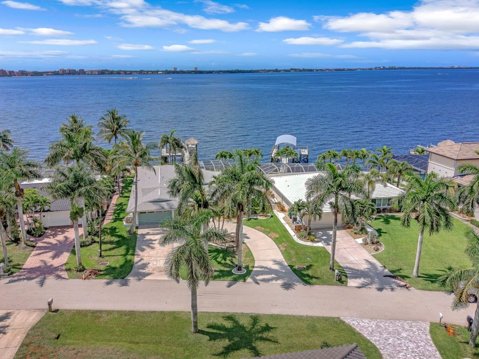 642 Coral Dr, Cape Coral, FL 33904