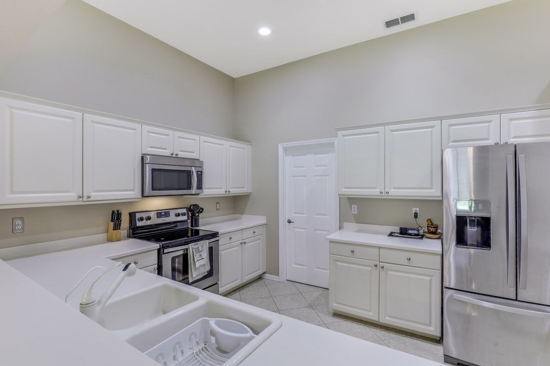 8546 Silk Oak Ln, Naples, FL 34119