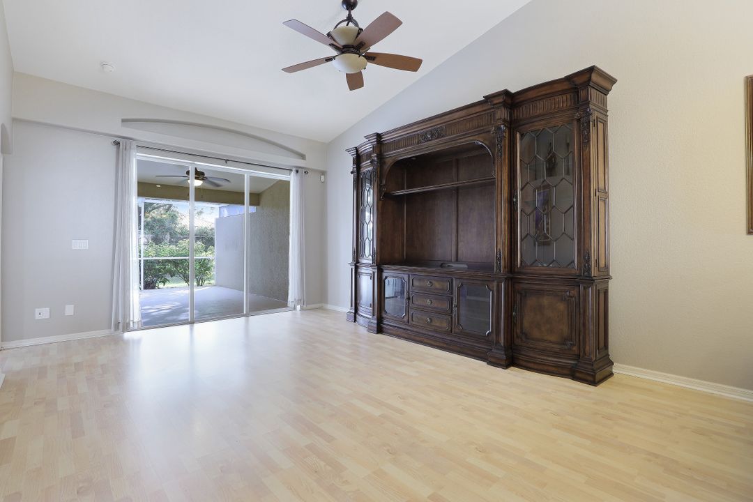 8435 Ibis Cove Cir, Naples, FL 34119