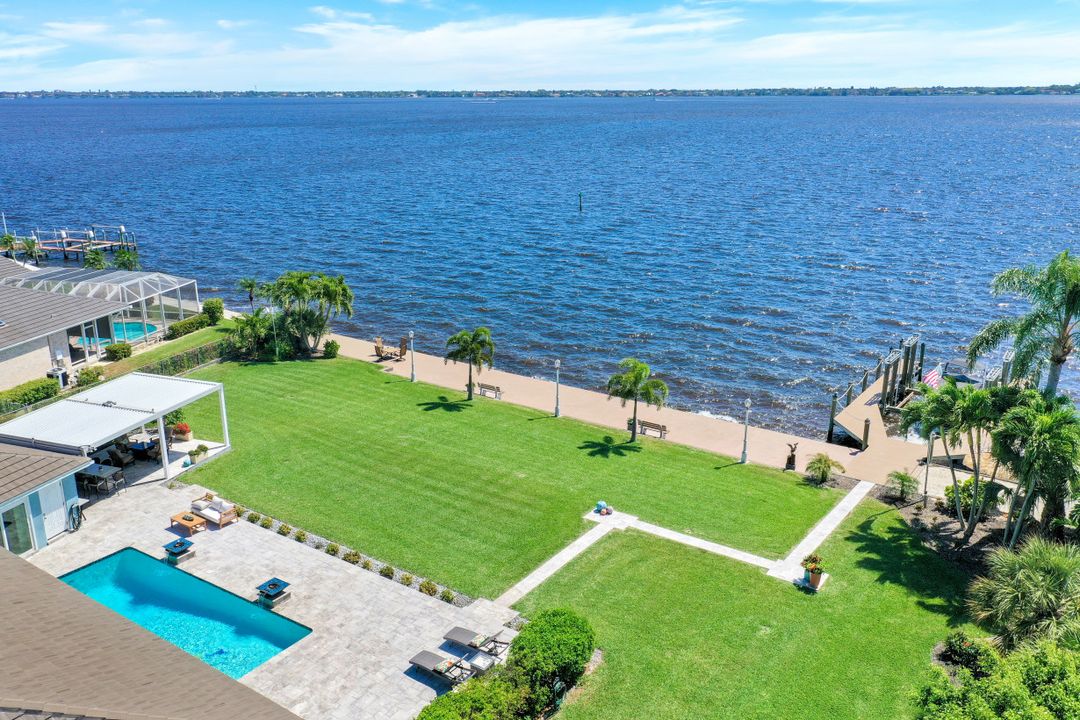 3735 SE 21st Pl, Cape Coral, FL 33904