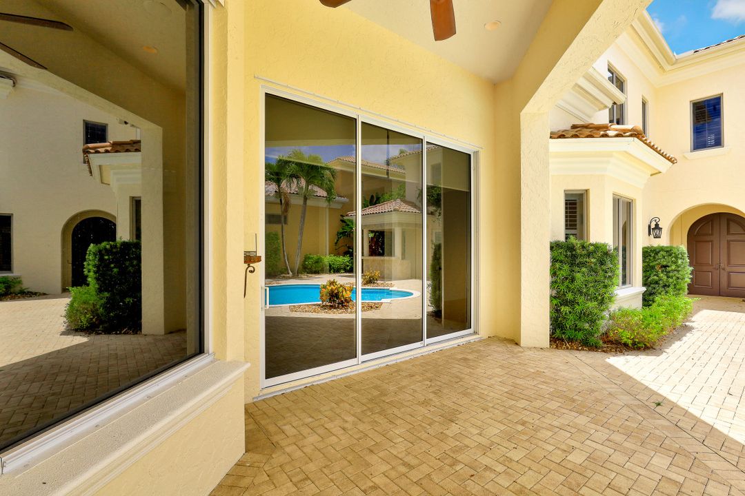 9155 Torrefino Ct, Naples, FL 34109