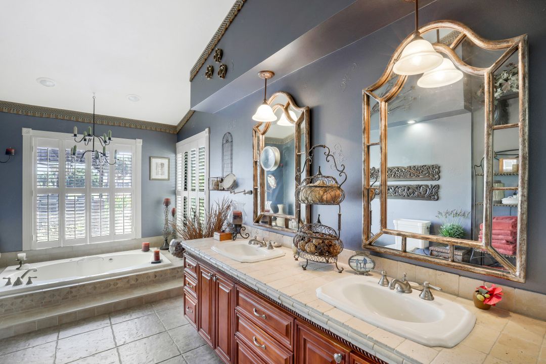 28419 Sombrero Dr, Bonita Springs, FL 34135