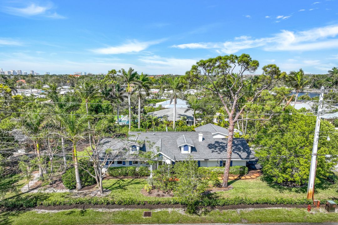 1135 26th Ave N, Naples, FL 34103