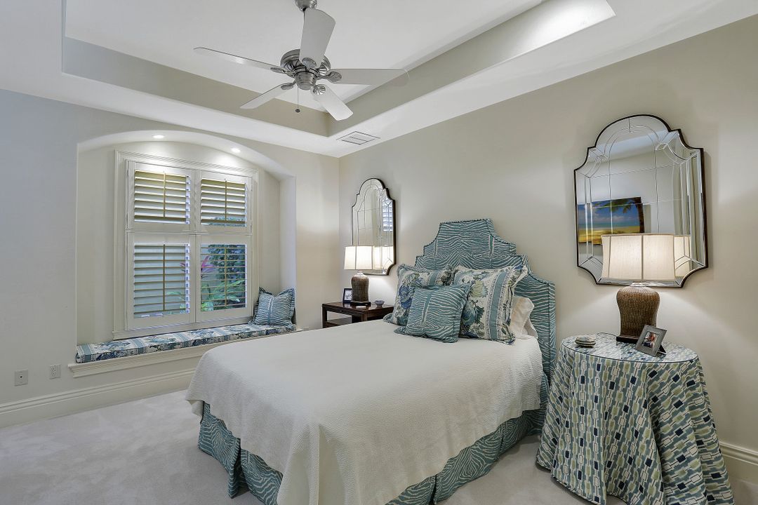 2911 Tiburon Blvd E, Naples, FL 34109