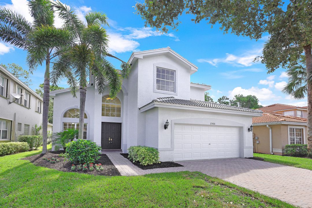 2366 Butterfly Palm Dr, Naples, FL 34119
