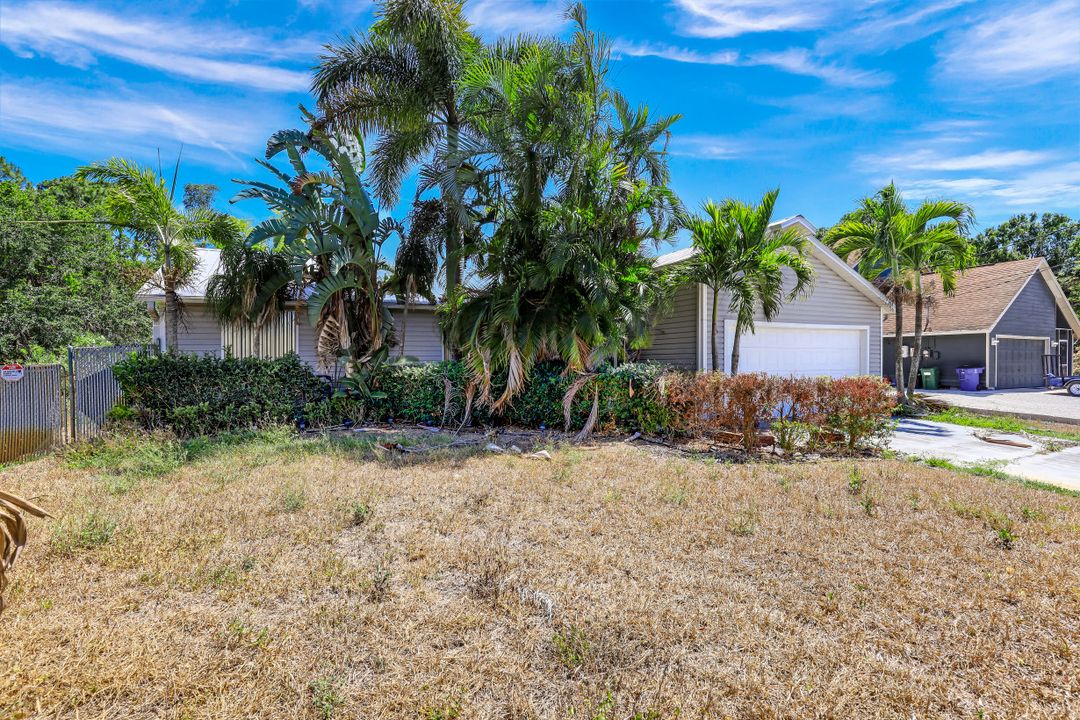 8052 Cypress Dr N, Fort Myers, FL 33967