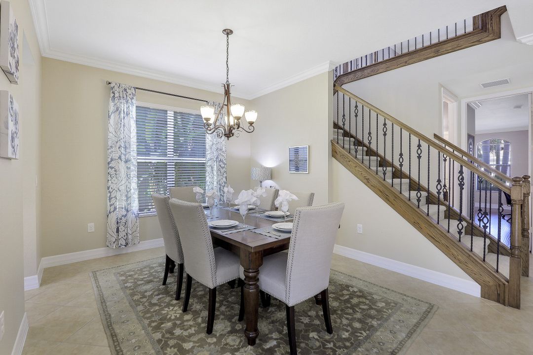 3896 Gibralter Dr, Naples, FL 34119