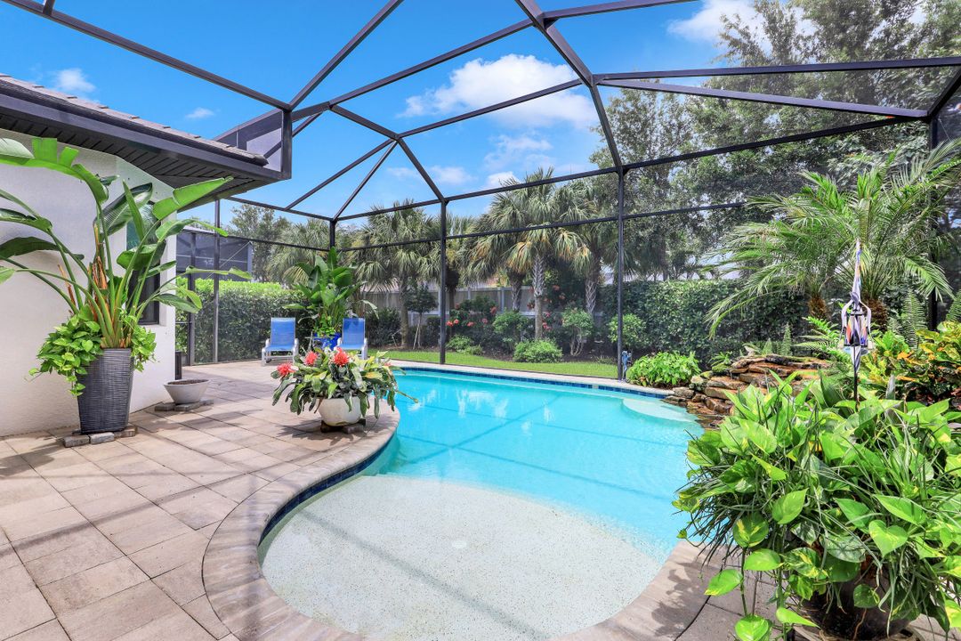 10102 Palazzo Dr, Naples, FL 34119
