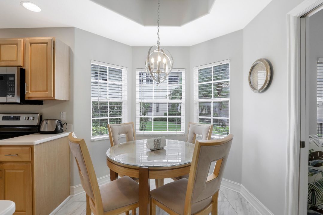 8204 Saratoga Dr #302, Naples, FL 34113