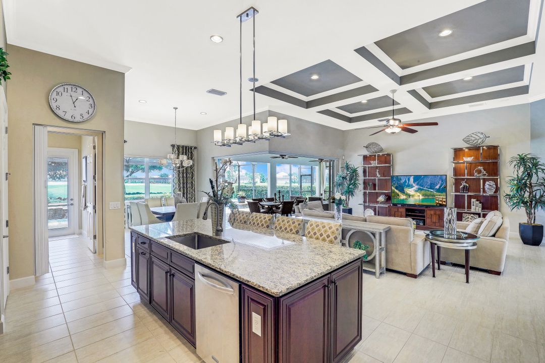 9017 Quarry Dr, Naples, FL 34120