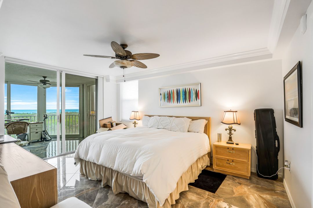 6585 Nicholas Blvd #703, Naples, FL 34108