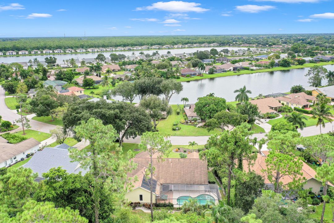 2259 Queens Way, Naples, FL 34112
