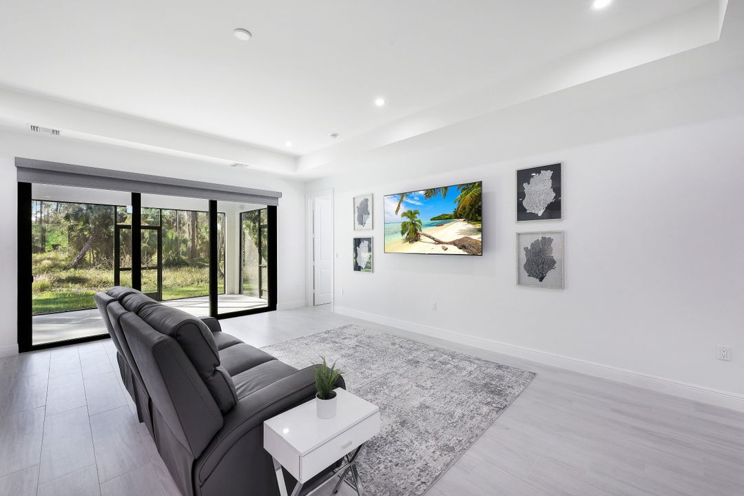 1030 22nd Ave NE, Naples, FL 34120