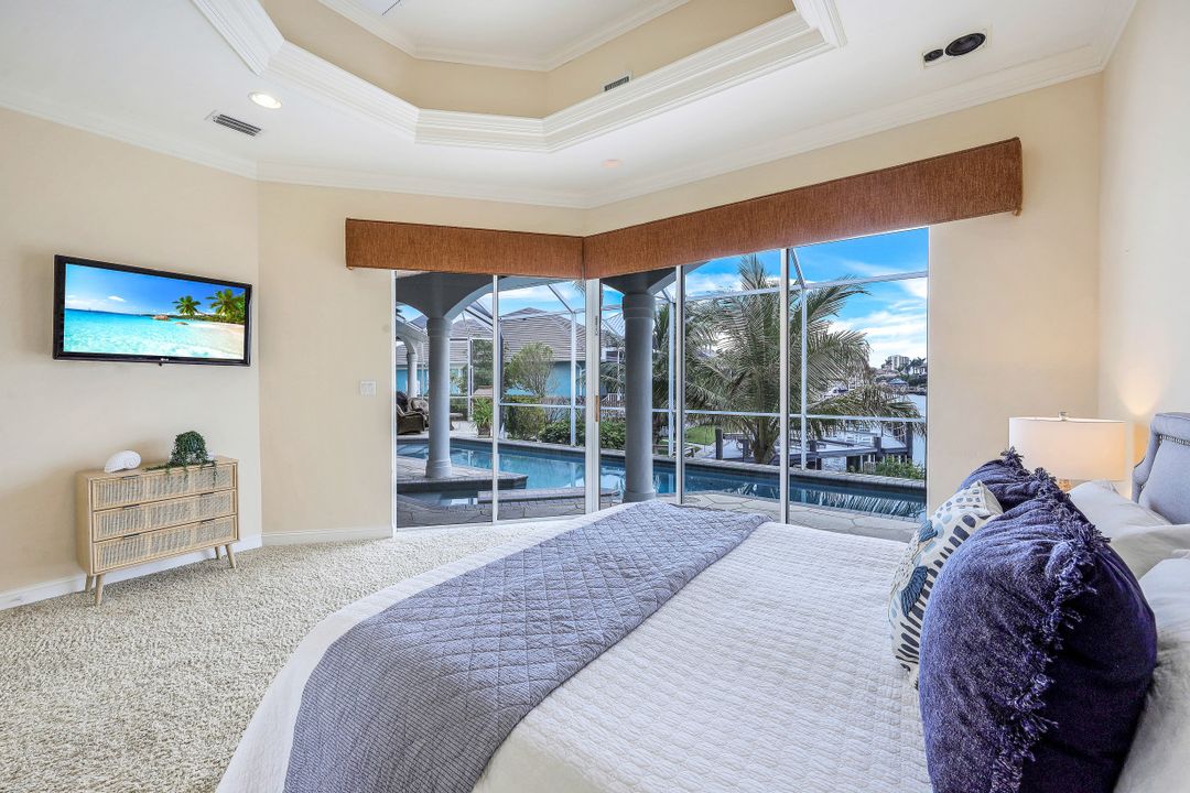 690 Pelican Ct, Marco Island, FL 34145