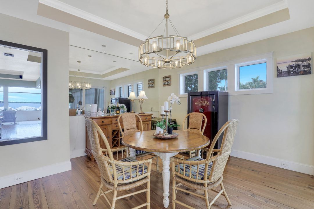 4559 E Riverside Dr, Fort Myers, FL 33905